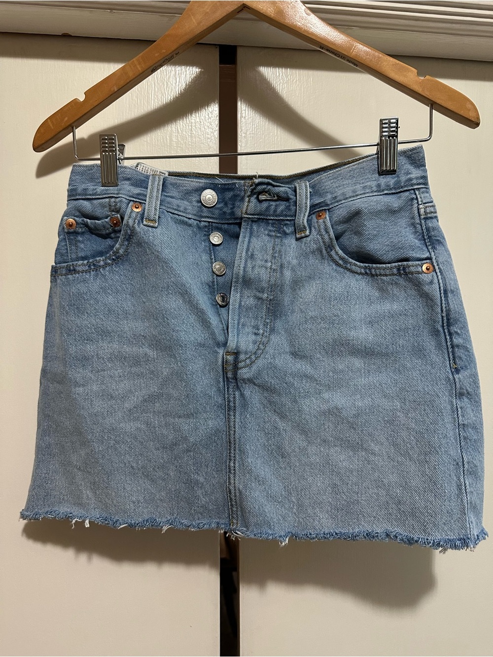 Levi’s Blue Iconic Denim Mini Skirt - Casual Frayed Hem - Picture 2 of 6